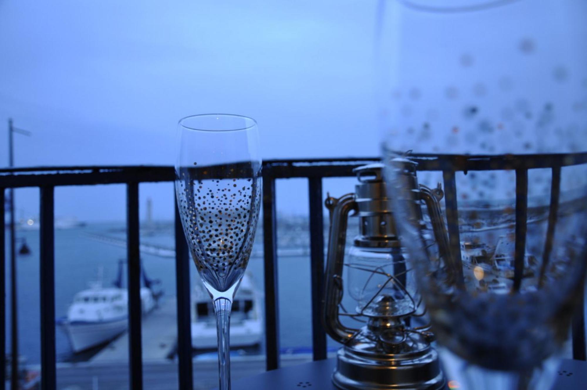 "Luigi" Balcon Sur La Mer Et Le Port De Sète Exteriör bild